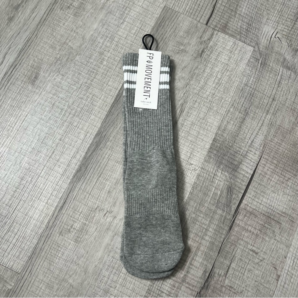 NEW FREE PEOPLE Movement Logo Stripe Tube Socks Gray White - Picture 4 of 7